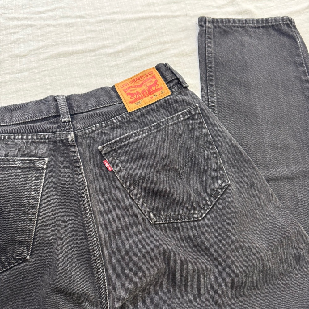 Levi's Men’s Vintage 505 Black Straight-Leg Jeans Classic Style 34 - Picture 3 of 11